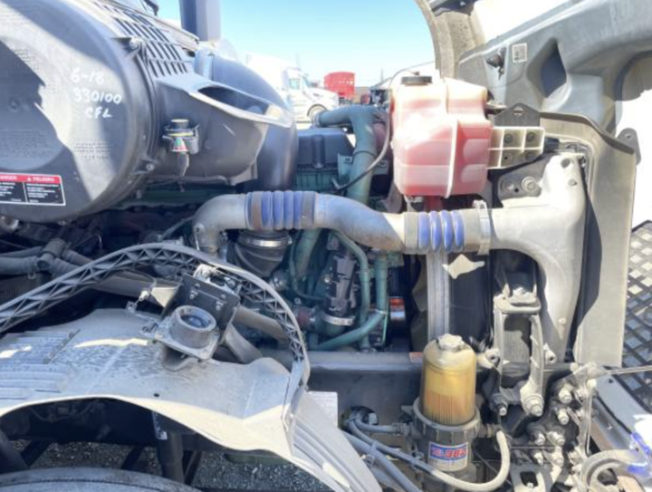 this image shows truck engine repair in St. Louis, MO