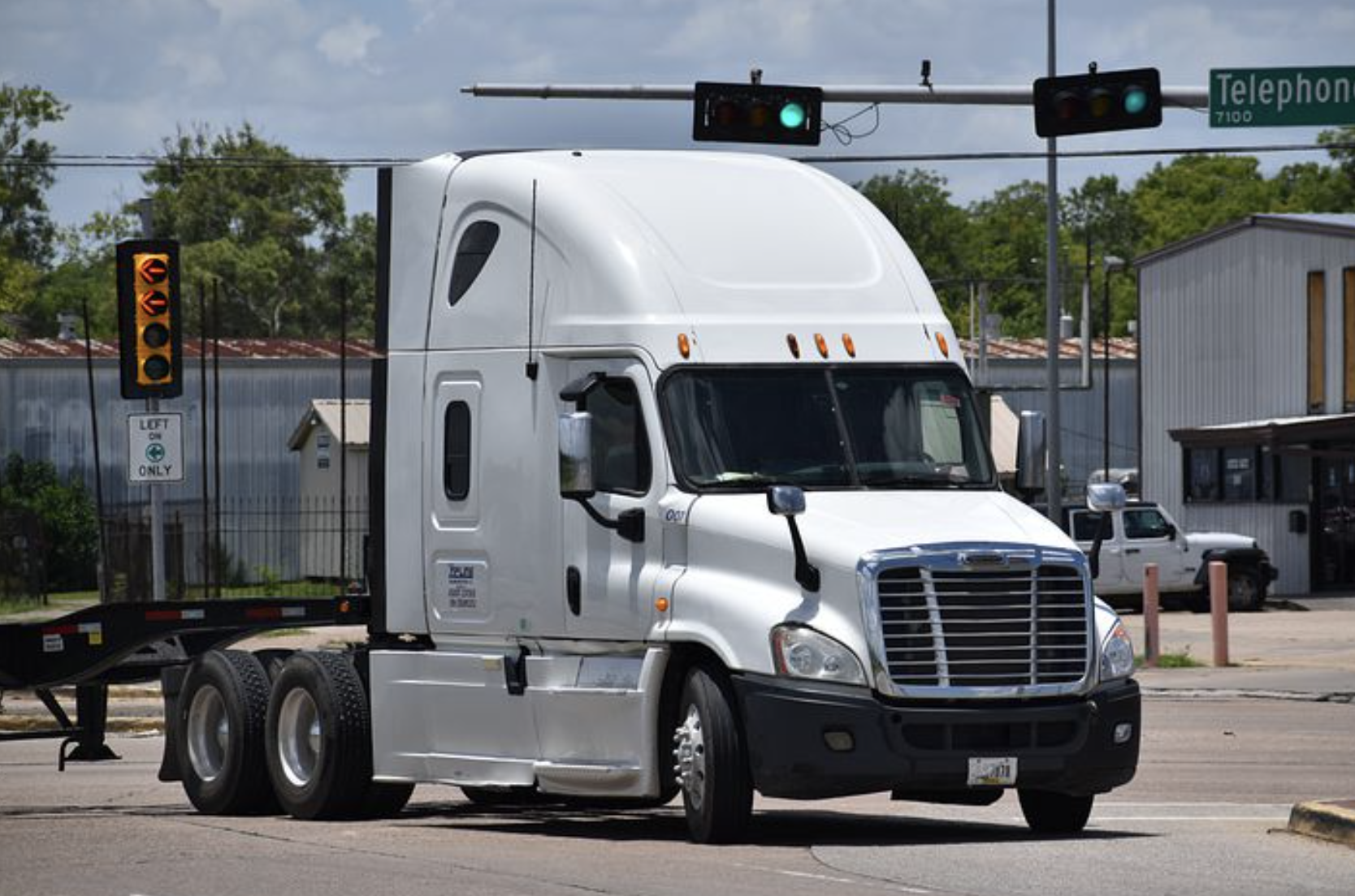 this image shows truck exhaust service in St. Louis, MO